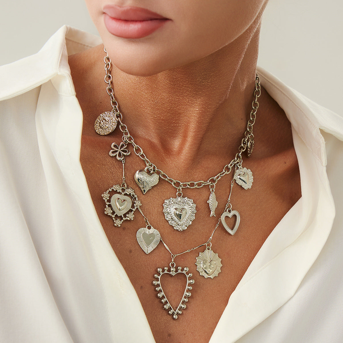 Collar con colgante de aleación en forma de corazón, dulce y atrevido, con detalle de borla para mujer