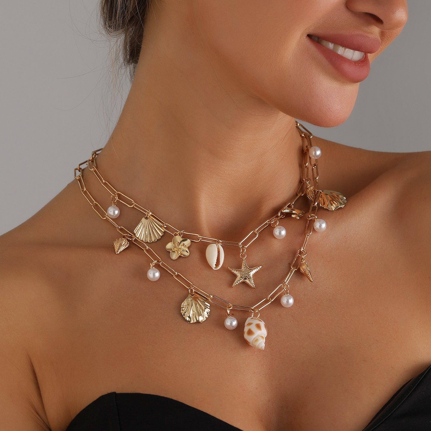 Fashionable Starfish-Shaped Alloy Pendant Necklace for Women with Plated Finish, Beach-Themed Shell and Starfish Design, Clavicle Chain