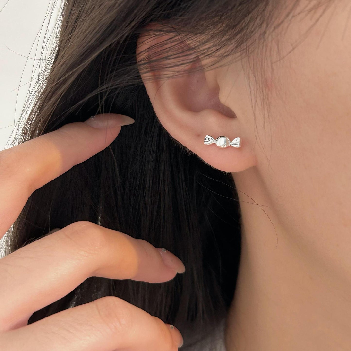 Pendientes de tuerca minimalistas geométricos con forma de letra de plata de ley 925 con acabado chapado
