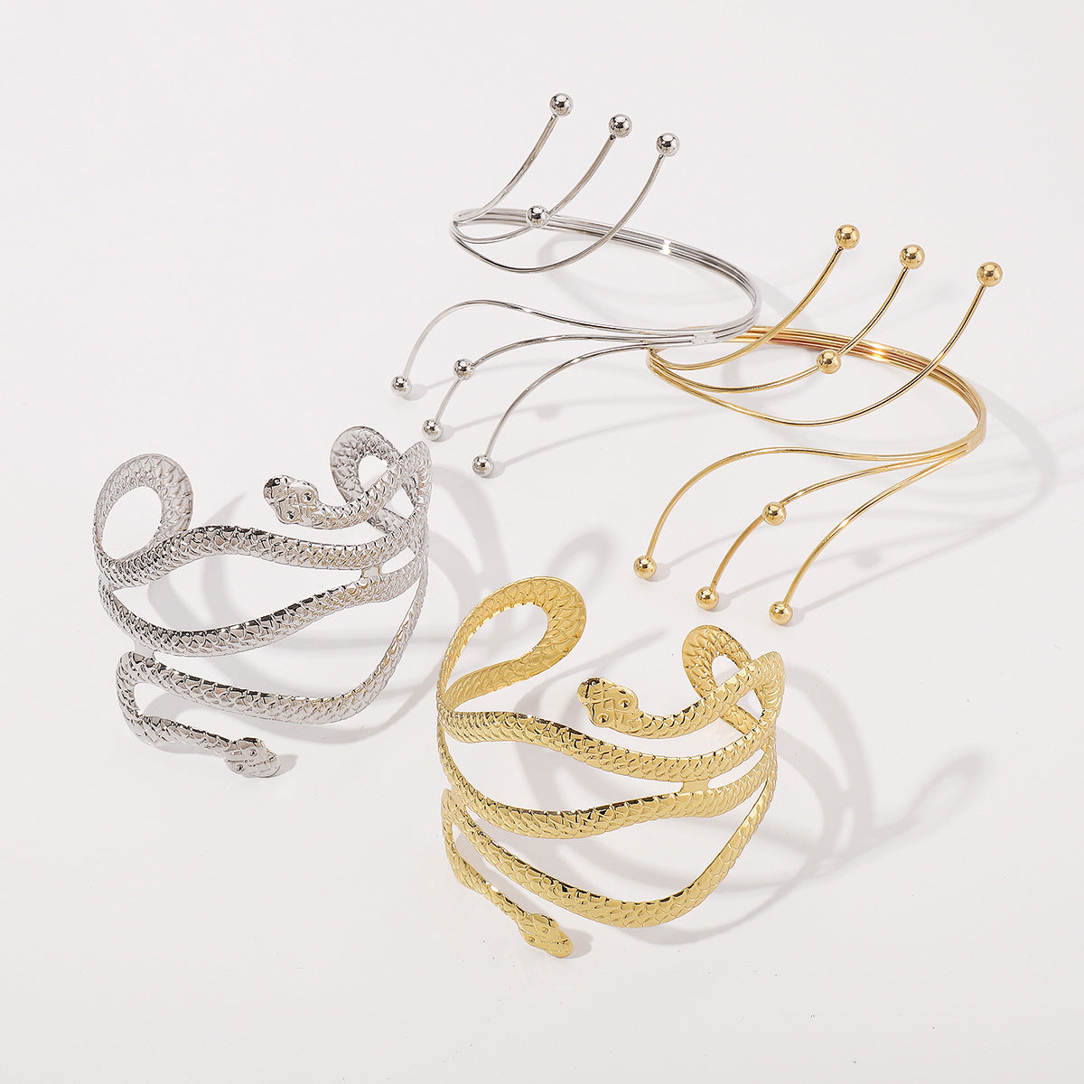 Brazalete esclava geométrico con forma de serpiente de estilo vintage para mujer con construcción de hierro galvanizado y diseño abierto ajustable