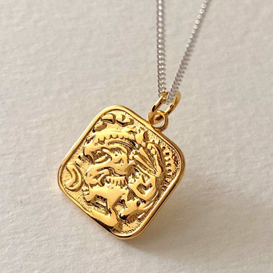 Collar minimalista con colgante de número cuadrado de plata de ley 925 con detalles en oro y plata en cadena de bolas