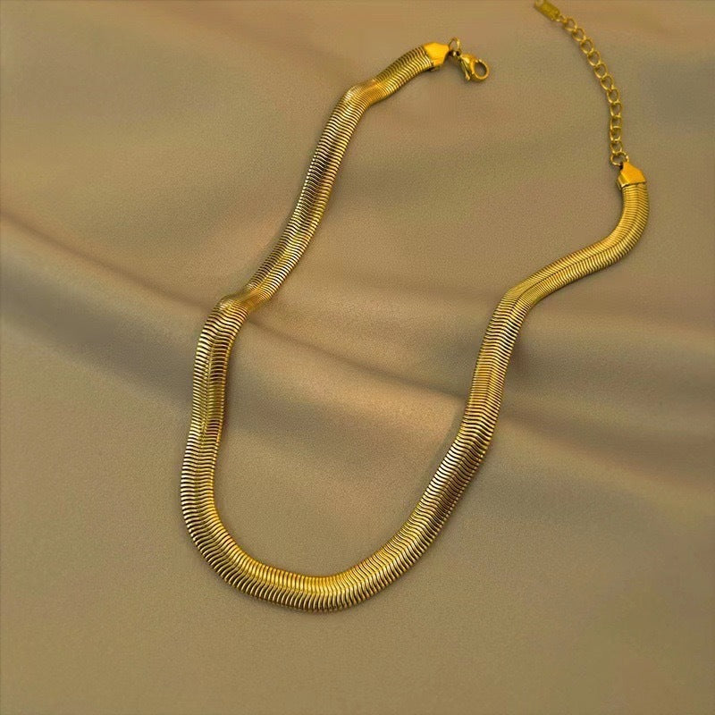 Collana a catena a O in acciaio al titanio minimalista da donna Collana sottile per clavicola senza ciondolo Gioielli in acciaio inossidabile ipoallergenici