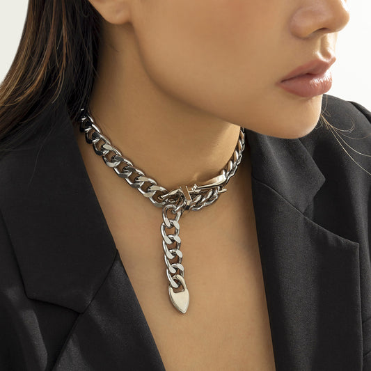 Collar Colgante Geométrico para Mujer con Cadena Gruesa de Aleación y Acabado Galvanizado