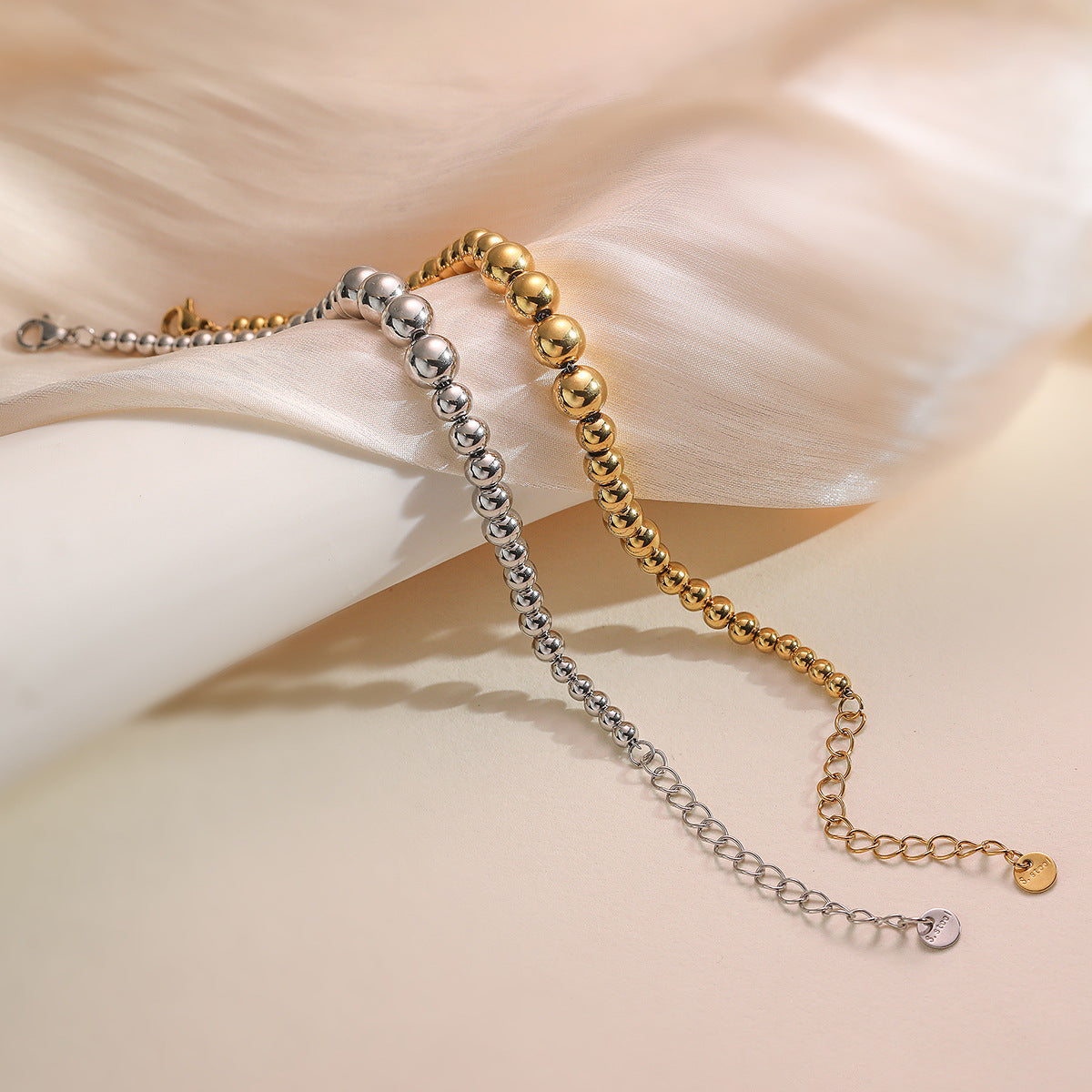 Bracciale da donna in acciaio inossidabile placcato oro 18 carati con perline, design minimalista e irregolare
