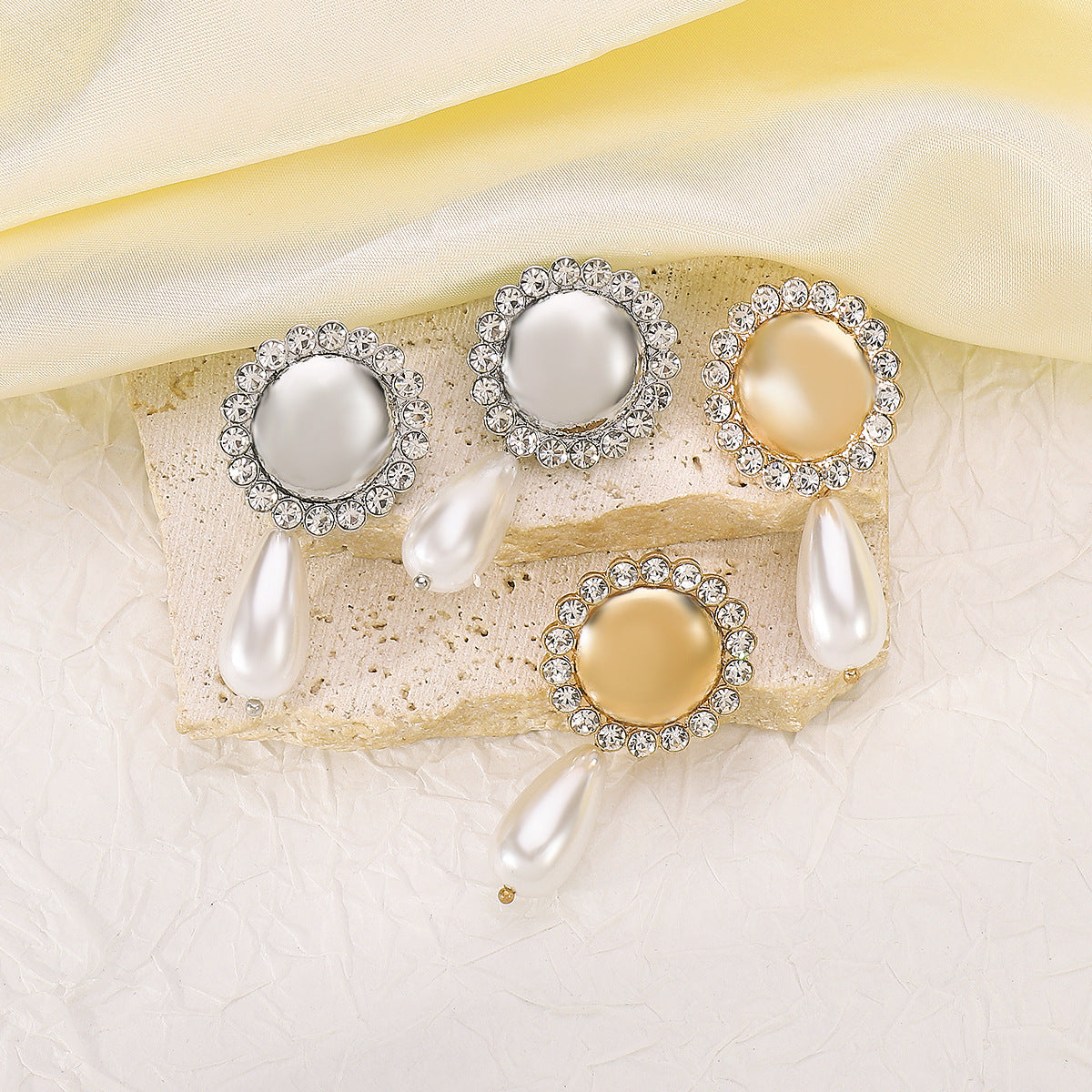 Pendientes de Aleación con Forma de Goteo Dulce y Atrevida, con Incrustaciones de Perlas Simuladas, para Mujer