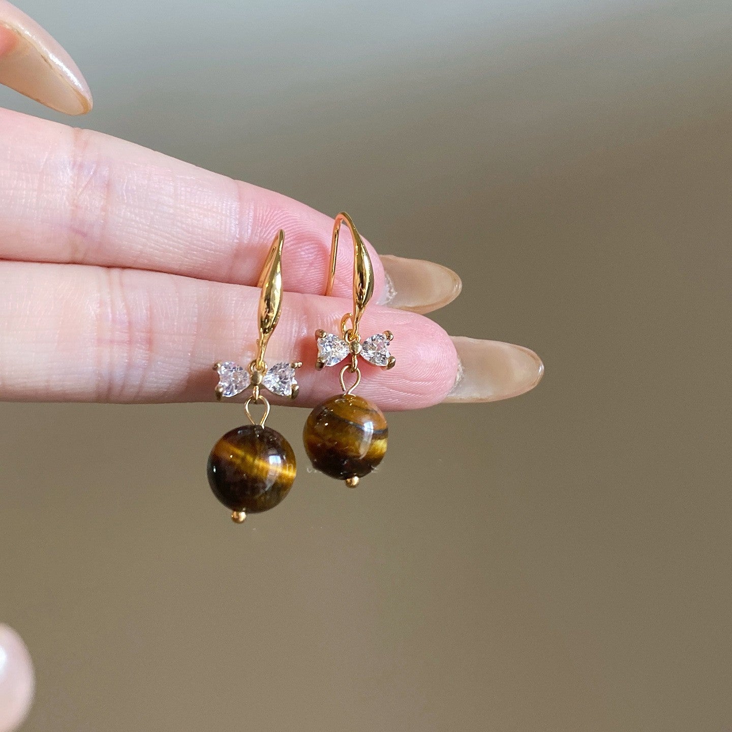 Orecchini a perno geometrici vintage in occhio di tigre, in acciaio placcato oro 18 carati da donna