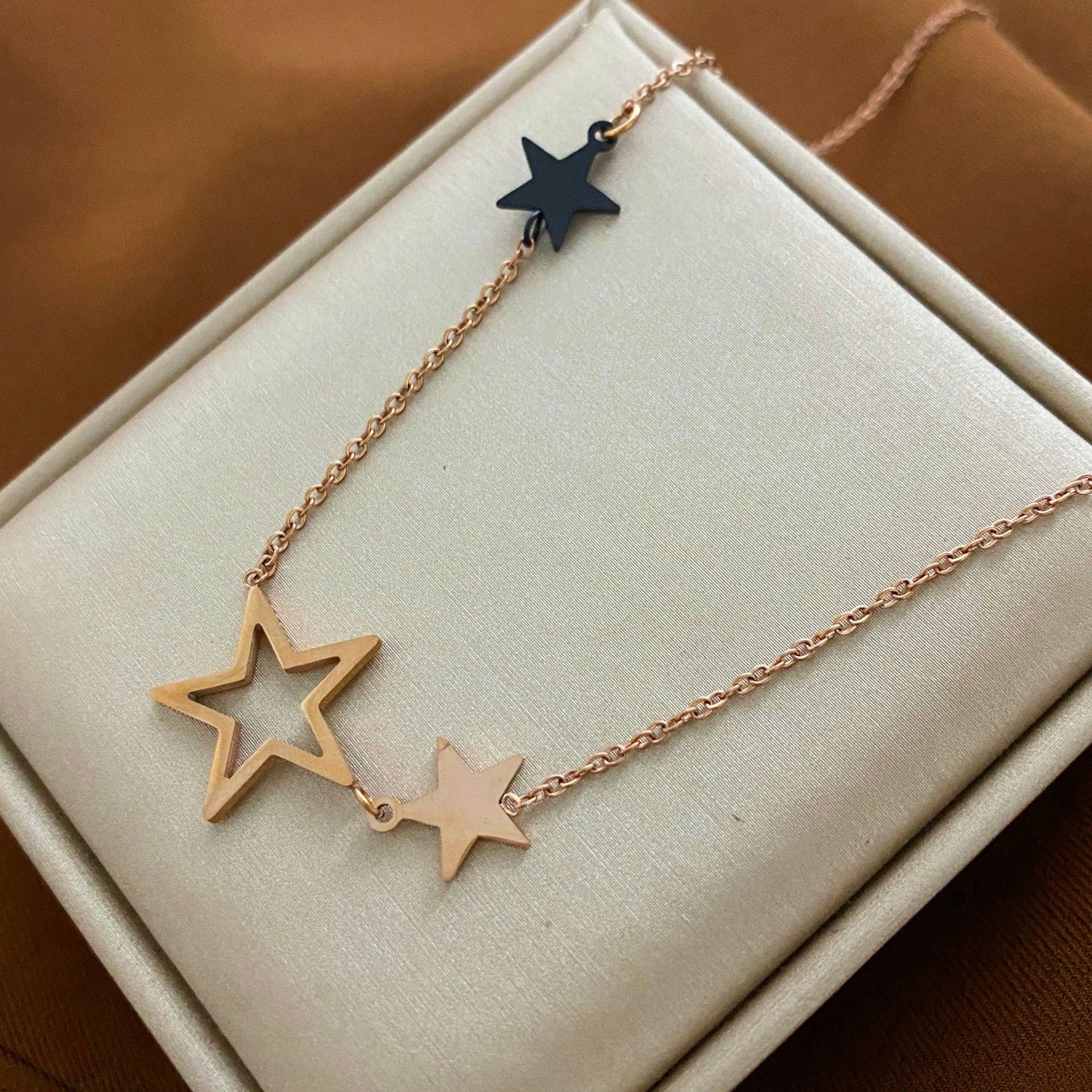 Vintage Star-Shaped Titanium Steel Necklace with Electroplated Finish for Men