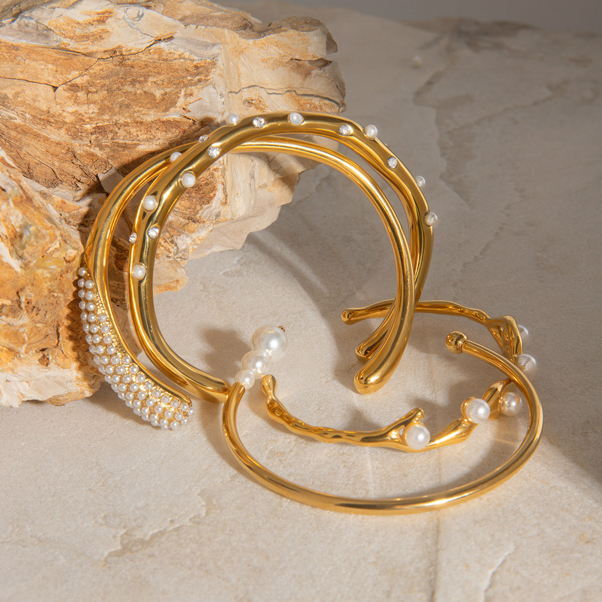 Bracciale in acciaio inossidabile placcato con intarsio in perla geometrica rotonda