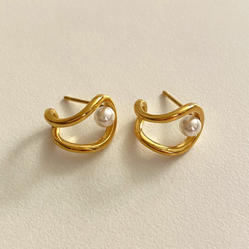 Orecchini a perno geometrici minimalisti a forma di lettera in argento sterling 925 placcati oro