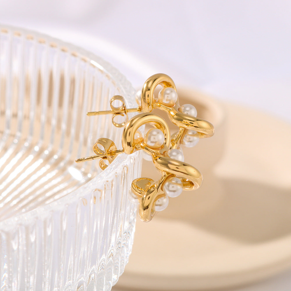 Geometric Pearl-Inlaid Stainless Steel Hoop Earrings with C-Shaped Hollow Design and Vacuum Gold Plating for Women