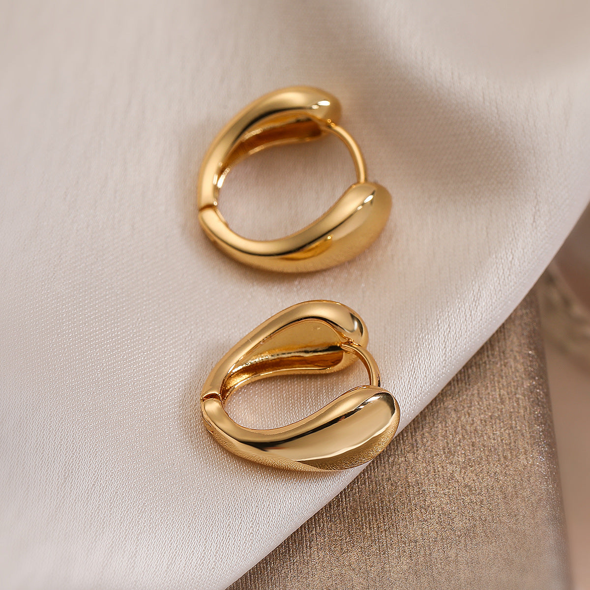 Orecchini Geometrici Irregolari Minimalisti da Donna in Ottone con Placcatura in Oro
