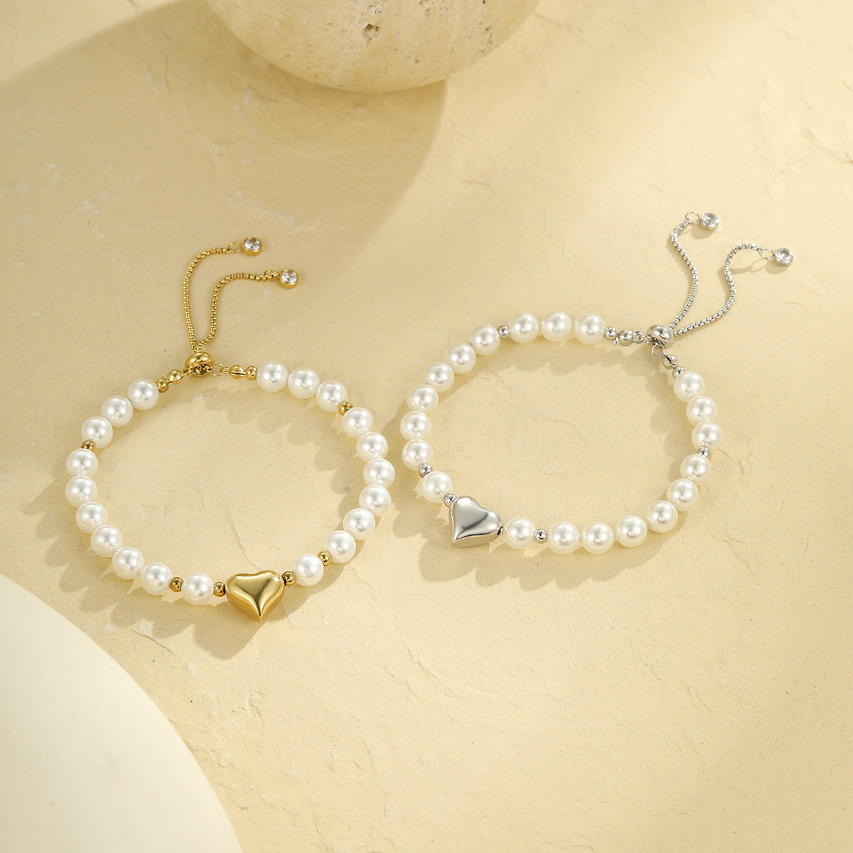 Fashionable Heart-Shaped Stainless Steel Bracelet with 18K Gold Plating for Women, Lightweight Luxe Layering Piece