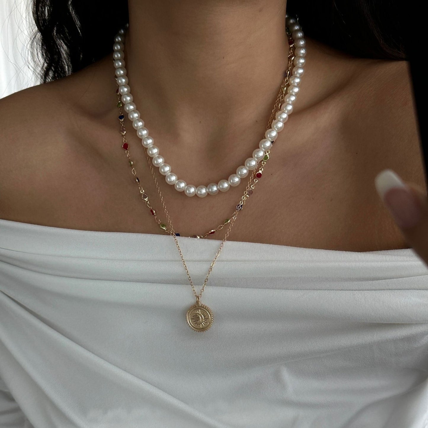 Collana a pendente minimalista casual multistrato geometrico rotondo in lega con perle finte e perline di cristallo da donna