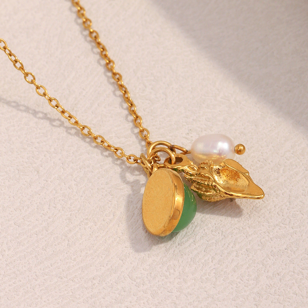 Collana con ciondolo a conchiglia minimalista in acciaio inossidabile placcato oro 18 carati da donna