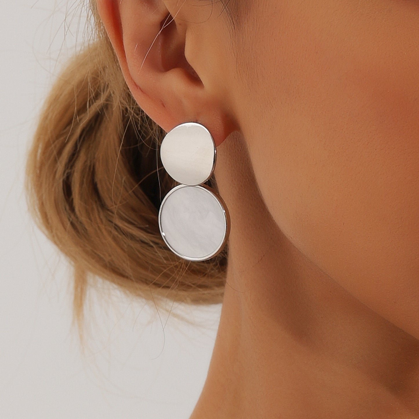 Anillo Abierto Geométrico Minimalista de Metal Bañado con Detalles de Nácar Blanco de Imitación para Mujer