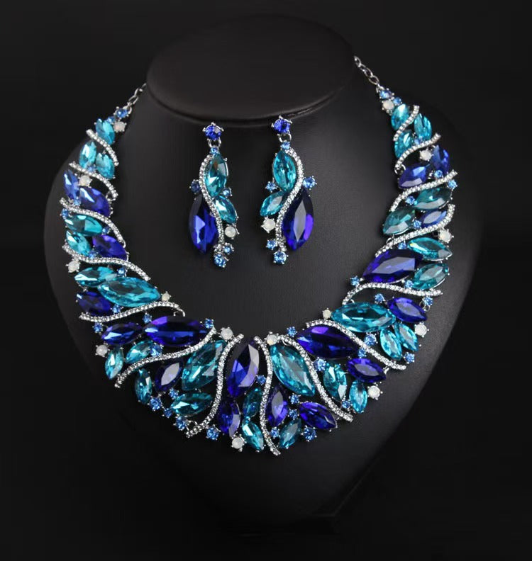 Exaggerated Geometric Style Alloy Necklace and Earrings Set with Rhinestone Inlay and Gold Plating for Wedding Formal Events
