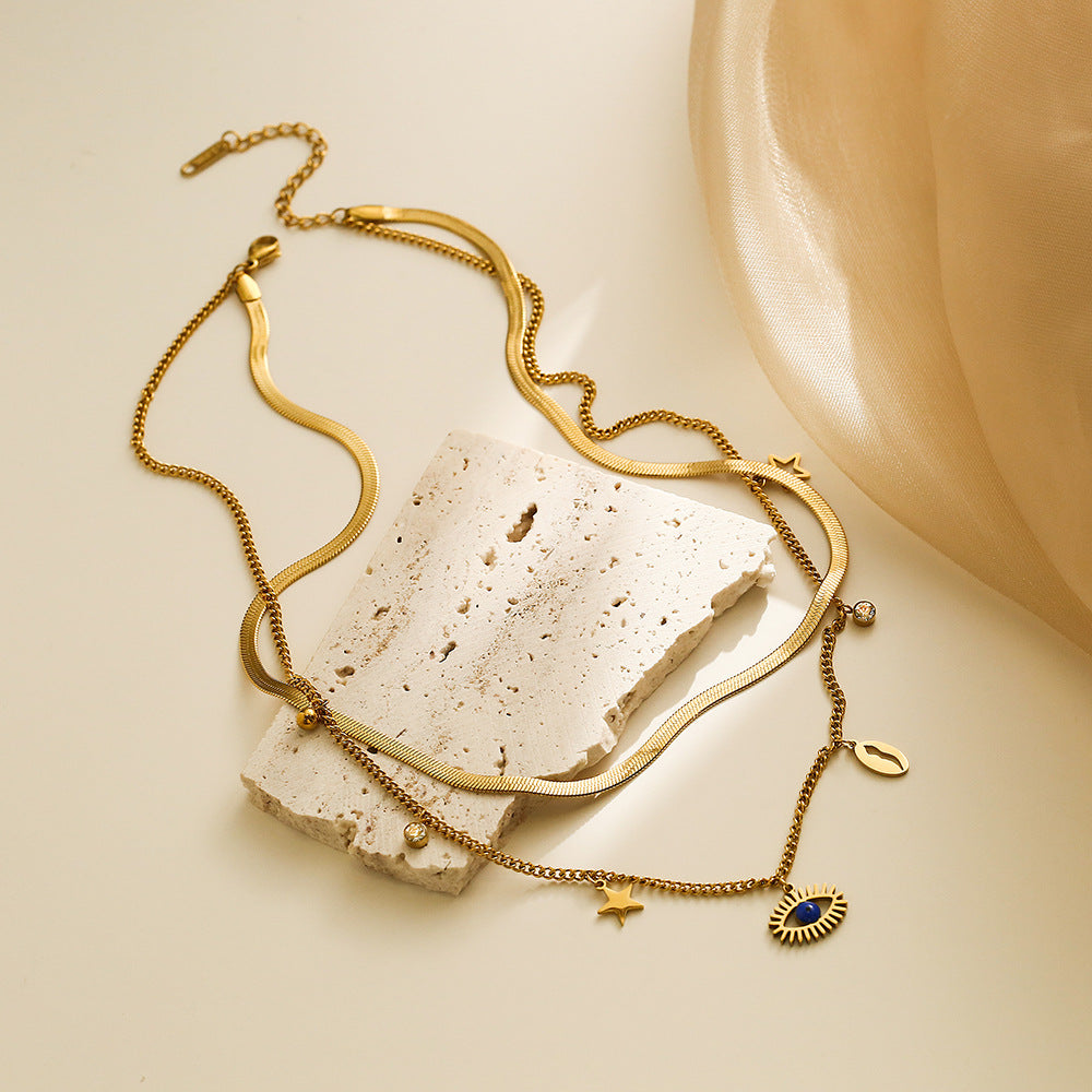 Collana Minimalista da Donna a Doppio Strato con Ciondolo Occhio di Allah, Catena in Acciaio al Titanio e Ciondolo a Farfalla