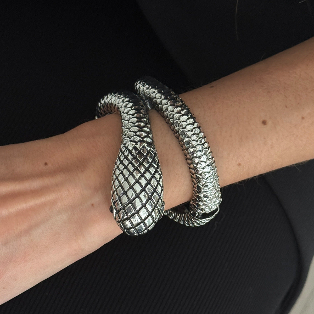Vintage Geometric Round Zinc Alloy Plated Open Cuff Bracelet with Distressed Texture