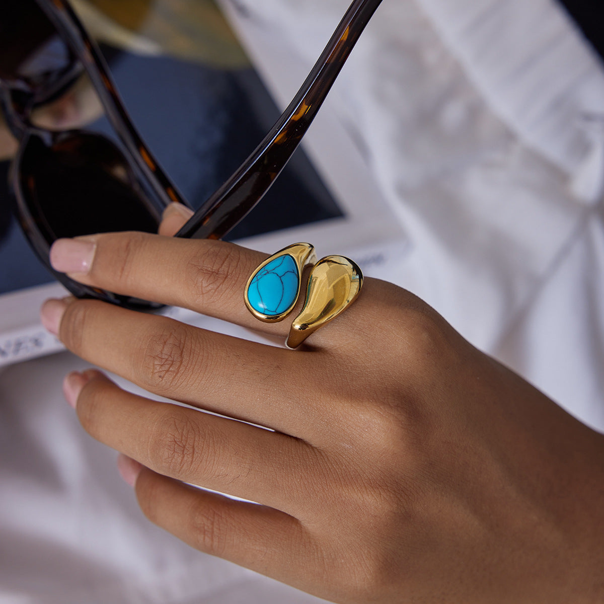 Anello in Acciaio al Titanio Inossidabile Geometrico con Finitura Galvanica da Donna Accessorio di Moda Lusso Minimalista Elegante