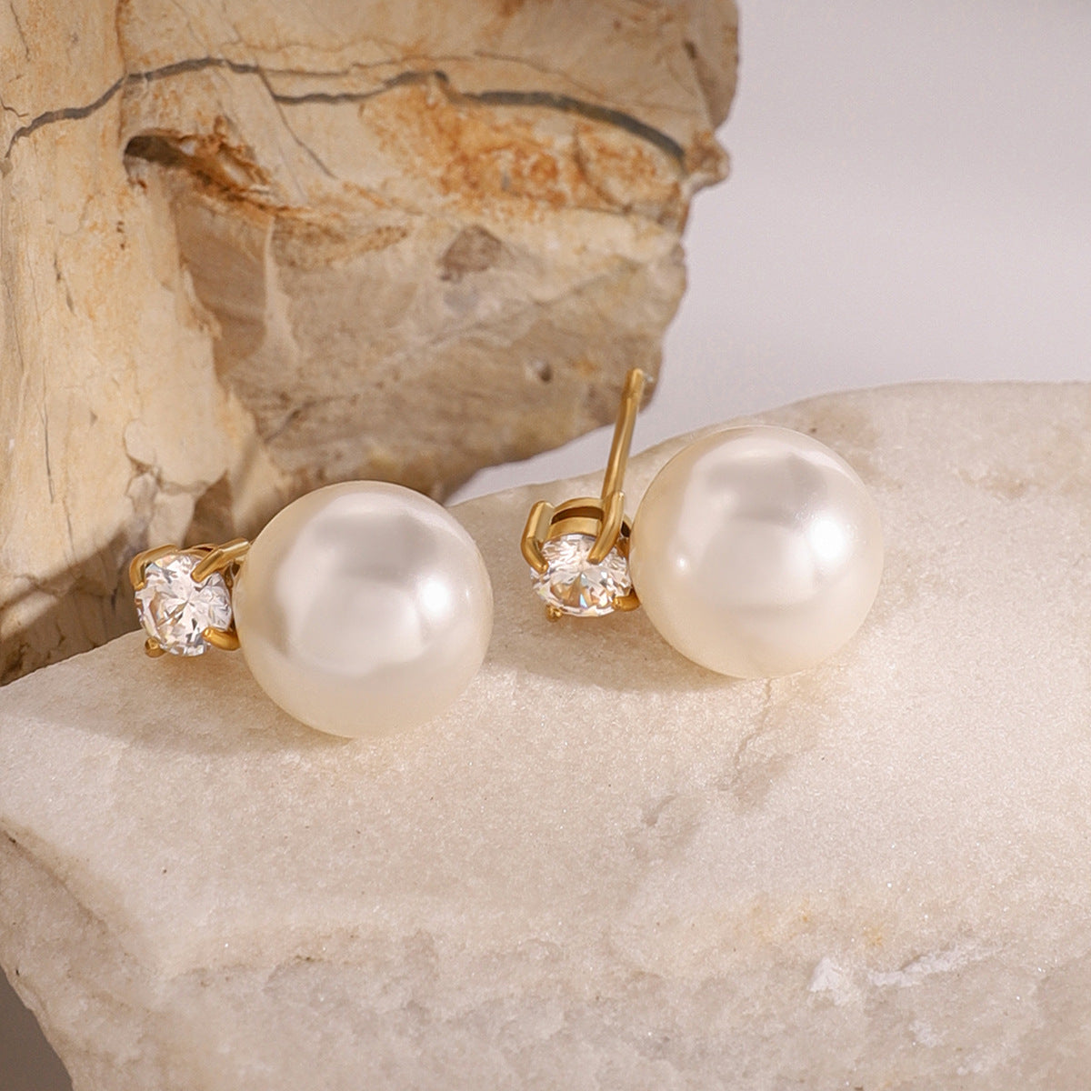 18K Gold Plated Geometric Round Pearl Stud Earrings Titanium Steel