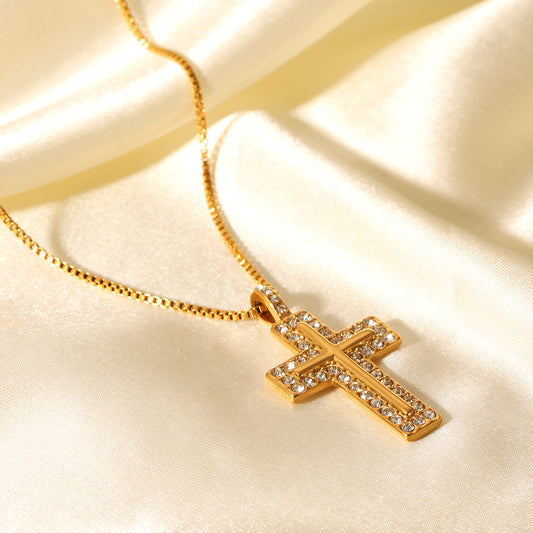 Collana Pendente a Croce Geometrica di Tendenza Placcata Oro 18K in Acciaio Inossidabile con Catena Box e Intarsio di Strass Gioielli da Donna