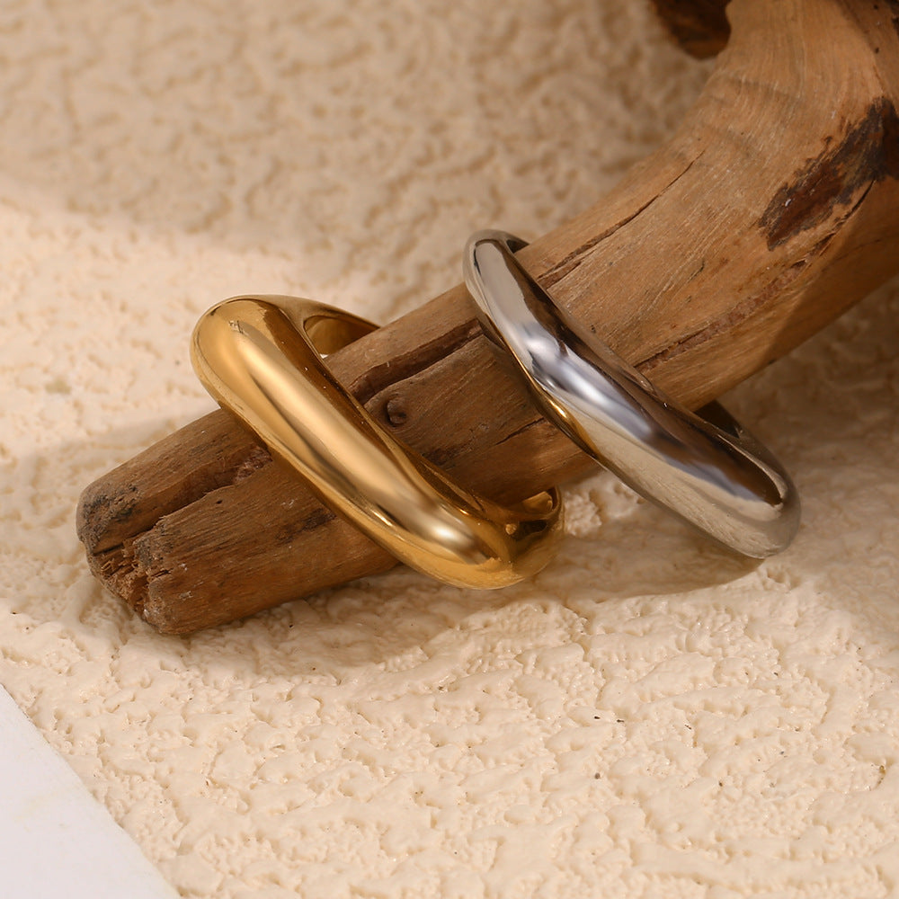 Anello Rettangolare Geometrico Minimalista Ed Elegante in Acciaio Inossidabile Placcato Oro 18K da Donna