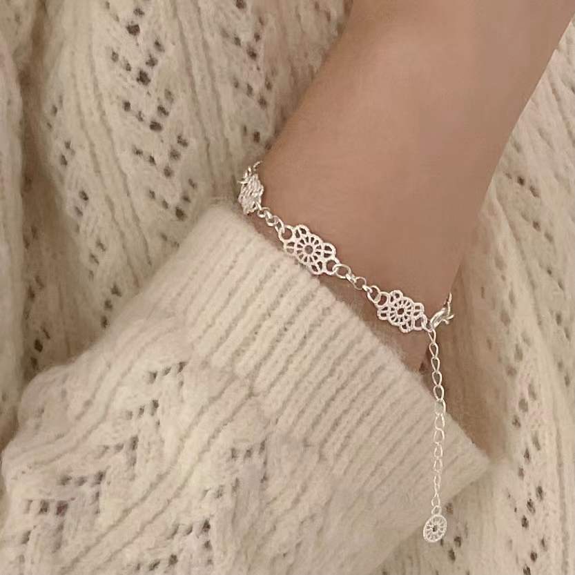 Bracciale in Argento Sterling 925 Placcato Dolce ed Elegante con Motivo Floreale in Pizzo da Donna