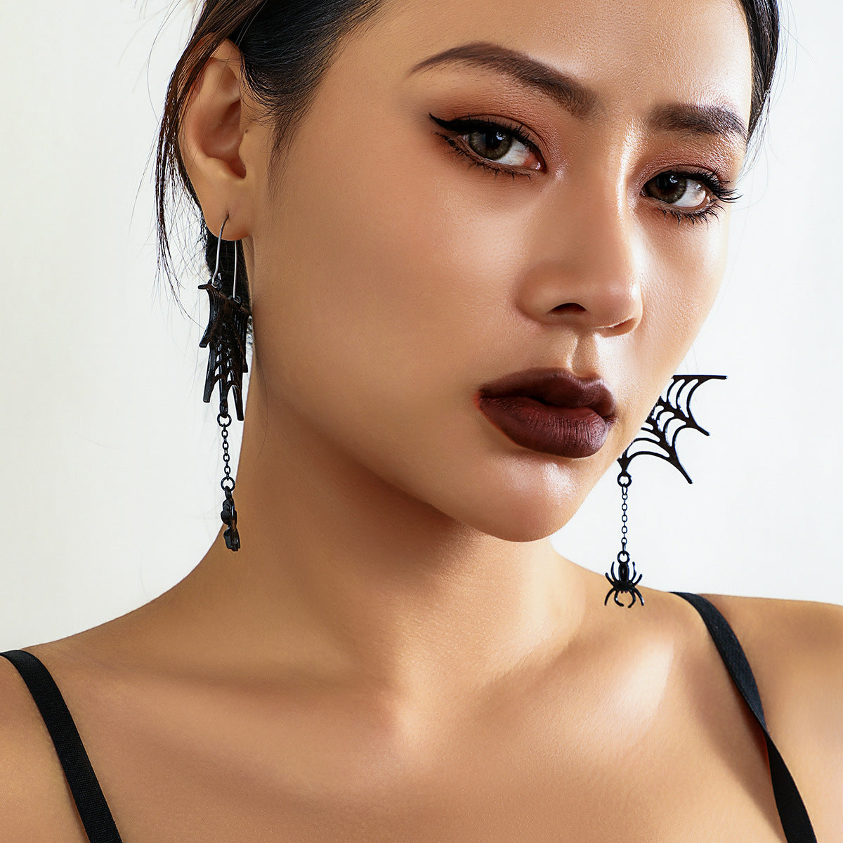 Halloween Edgy Spiderweb Tassel Stud Earrings for Women Alloy Metal Electroplated Hollow Dark Style