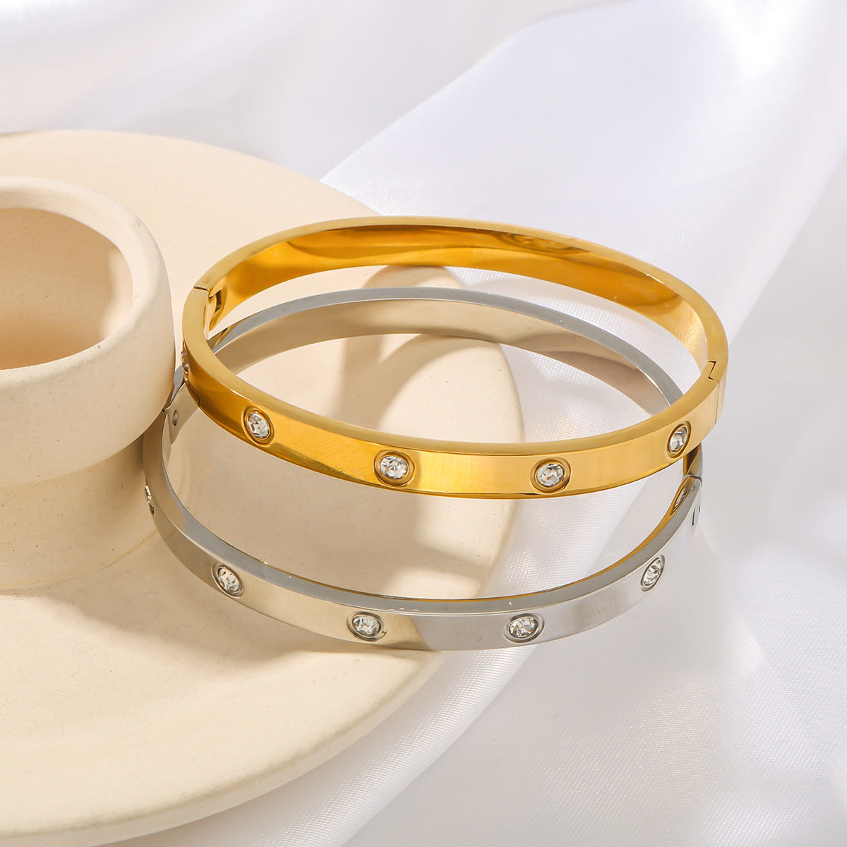 Fashionable Ins Style 18K Gold Plated Stainless Steel Round Zircon Irregular Buckle Bracelet for Women