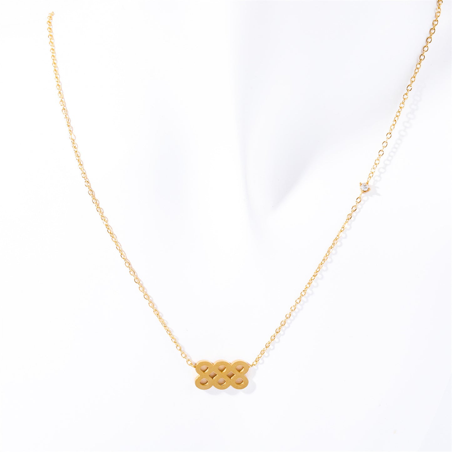 Collana con ciondolo numero angelo in acciaio inossidabile di lusso con accenti di strass, catena a medaglione personalizzabile a tre cifre per donna