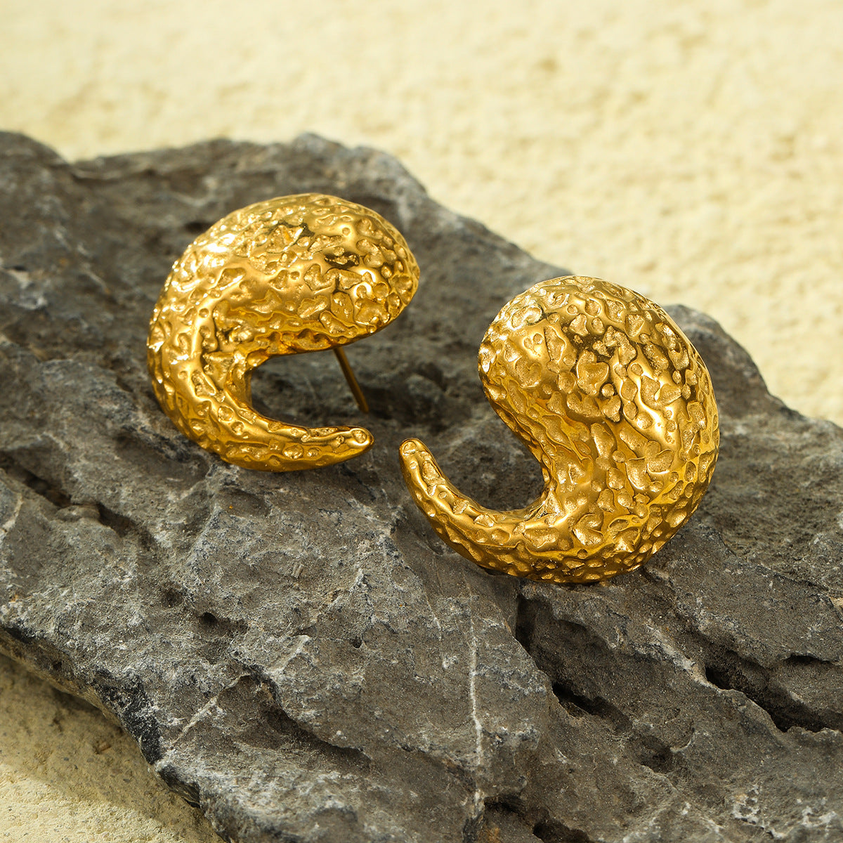 Pendientes de Acero Inoxidable Minimalistas con Forma de Gota de Agua, Chapado en Oro de 18K, Diseño Calado Texturizado, Hipoalergénicos, para Mujer