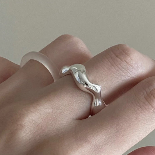 Minimalist Irregular Heart-Shaped 925 Sterling Silver Ring with Beveled Square Grain Detail for Women