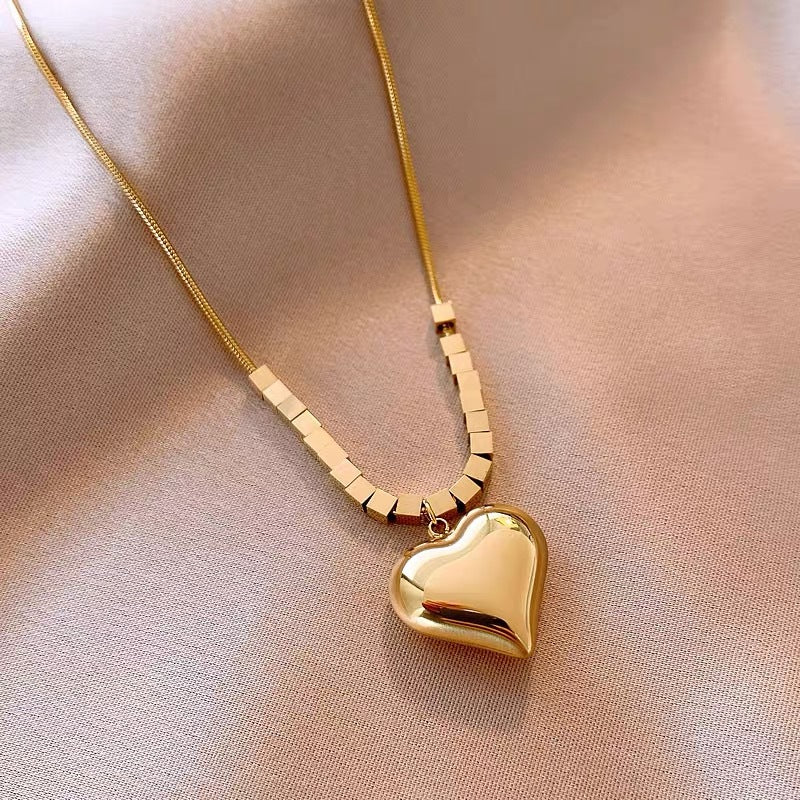 Minimalist Titanium Steel Heart Pendant Necklace for Women with Plated Finish, Clavicle Chain Design