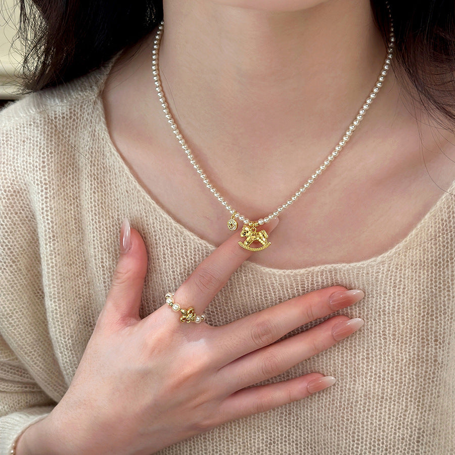 Set Collana con Ciondolo Zodiaco Cavallo in Lega Placcata Stile Lusso con Orecchini e Bracciale in Stile Perla da Donna