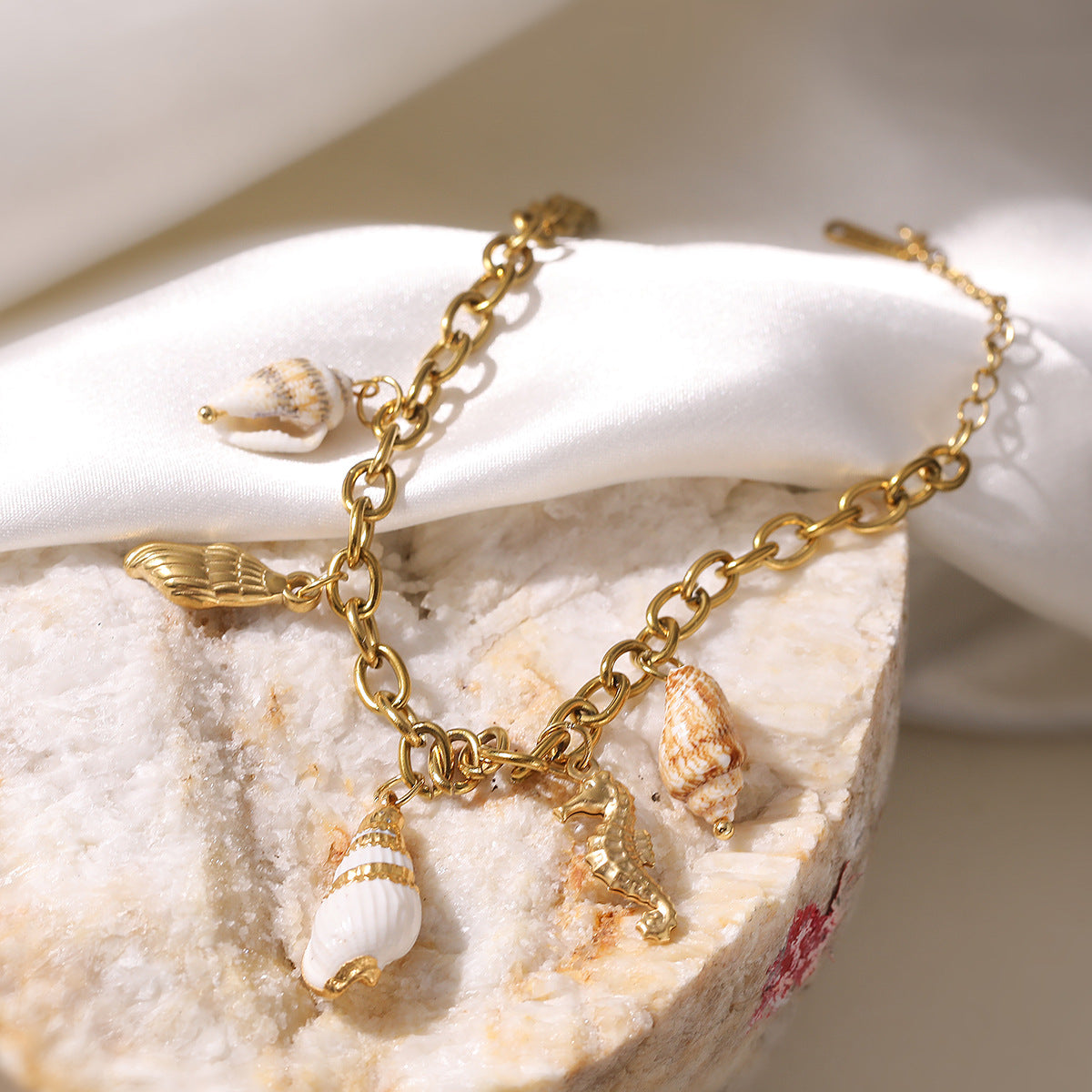 18K Gold Plated Stainless Steel Geometric Shell Seahorse Bracelet for Women