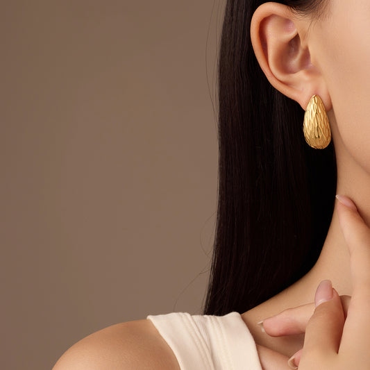 Orecchini pendenti da donna a goccia in acciaio inossidabile placcato oro 18 carati stile freddo minimalista