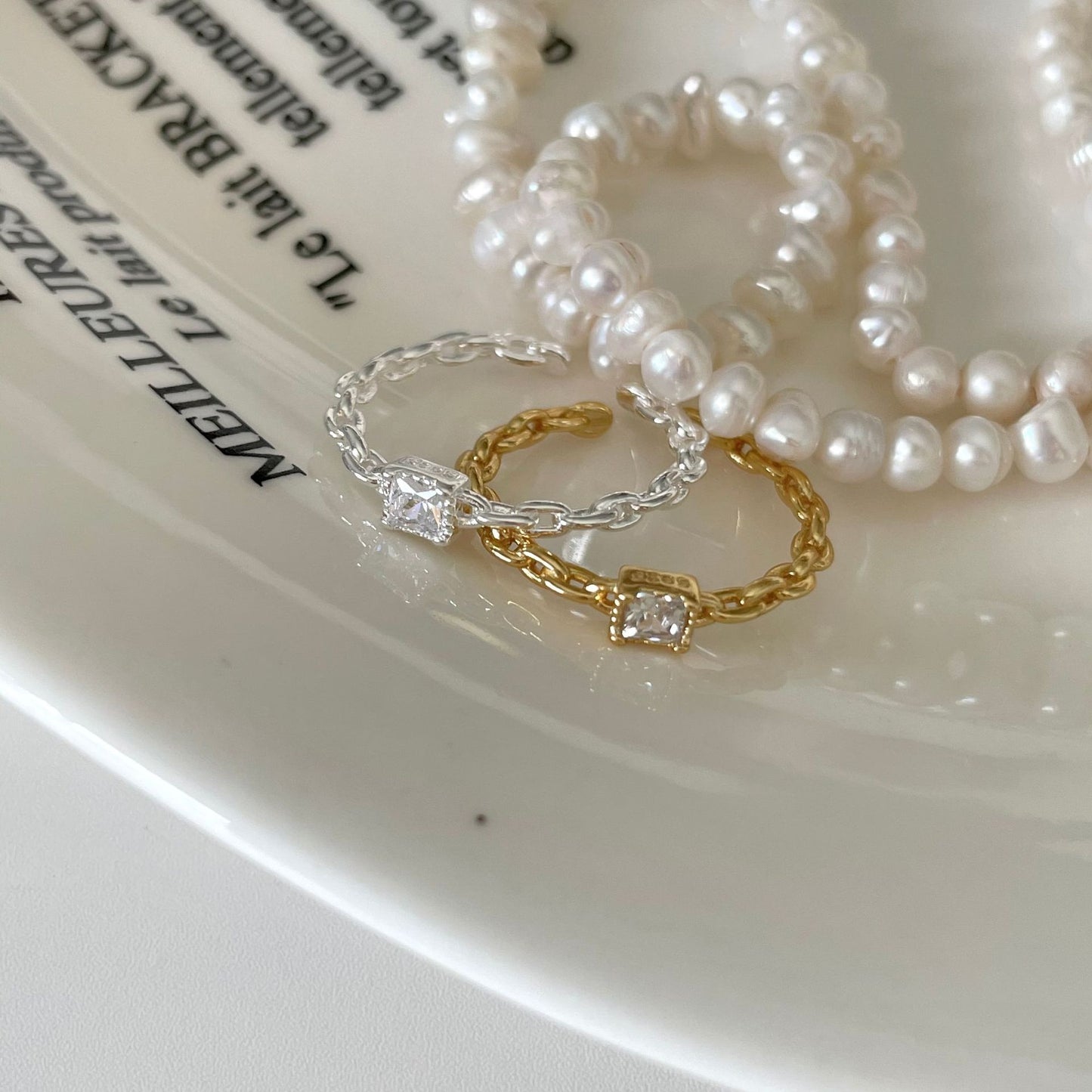 Anello da donna minimalista dolce in argento sterling 925 con zirconi cubici e motivo a catena