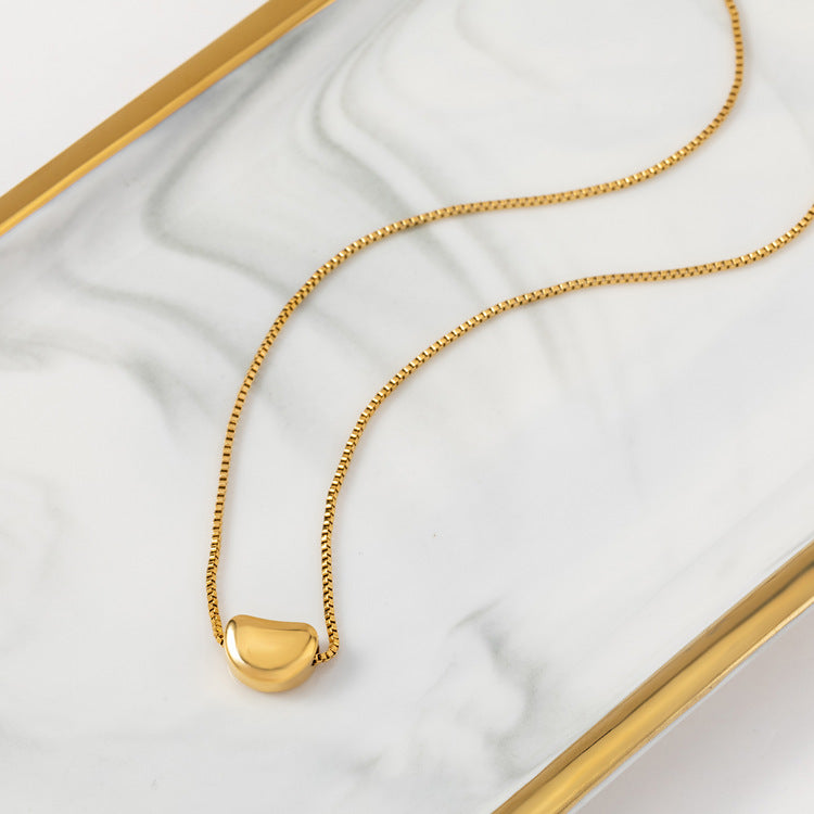 Collana Pendente Minimalista a Fagiolo Rosso da Donna in Acciaio al Titanio con Design Geometrico, Finitura Placcata, Catena a Scatola, Stile Corto alla Clavicola