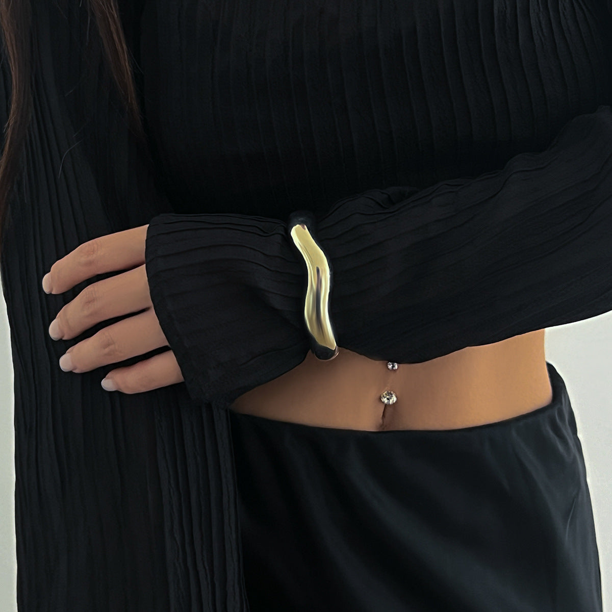 Bracciale geometrico irregolare ondulato in lega con finitura placcata da donna