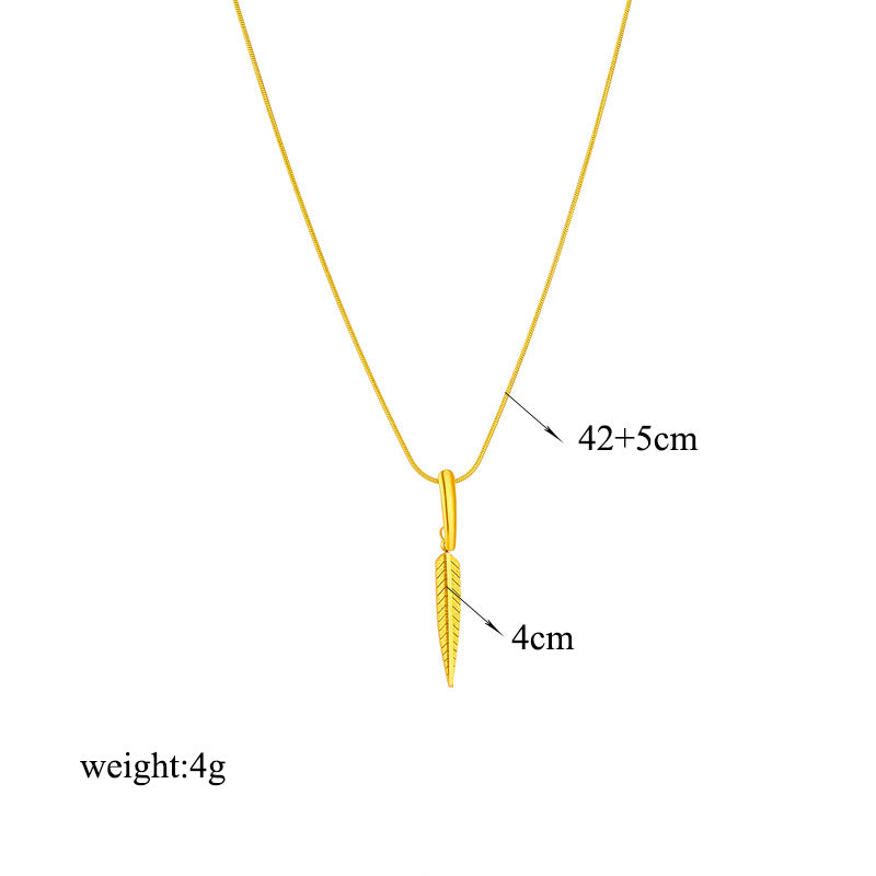 Collar Pendiente de Hoja Larga de Triángulo Minimalista en Acero de Titanio con Acabado Chapado para Mujer