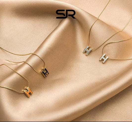 Collar con Colgante de Letra Lujoso Minimalista de Acero Inoxidable con Chapado en Oro para Mujer