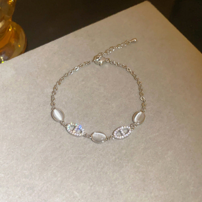 Elegant Luxury Oval Cubic Zirconia Inlaid Brass Bracelet for Women