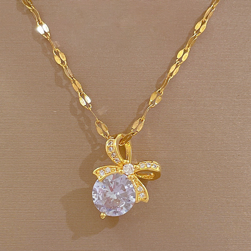 Parure di collana con ciondolo a farfalla e orecchini in acciaio al titanio di lusso micro-pavé da donna, gioielli eleganti per feste