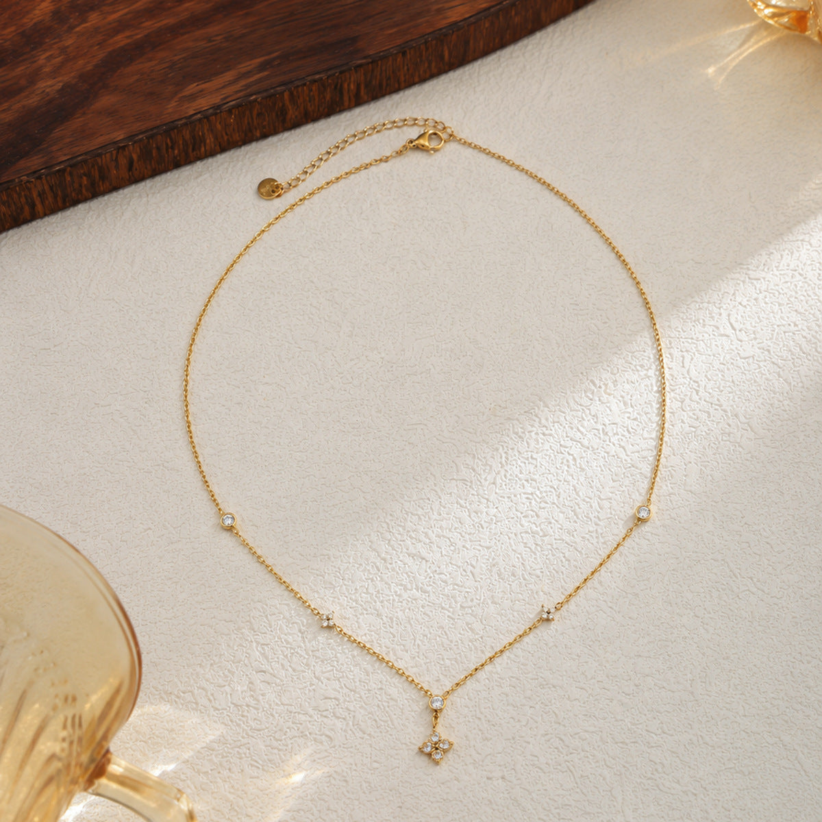 Luxury Elegant 18K Gold Plated Stainless Steel Floral Pendant Necklace with Cubic Zirconia Inlay for Women