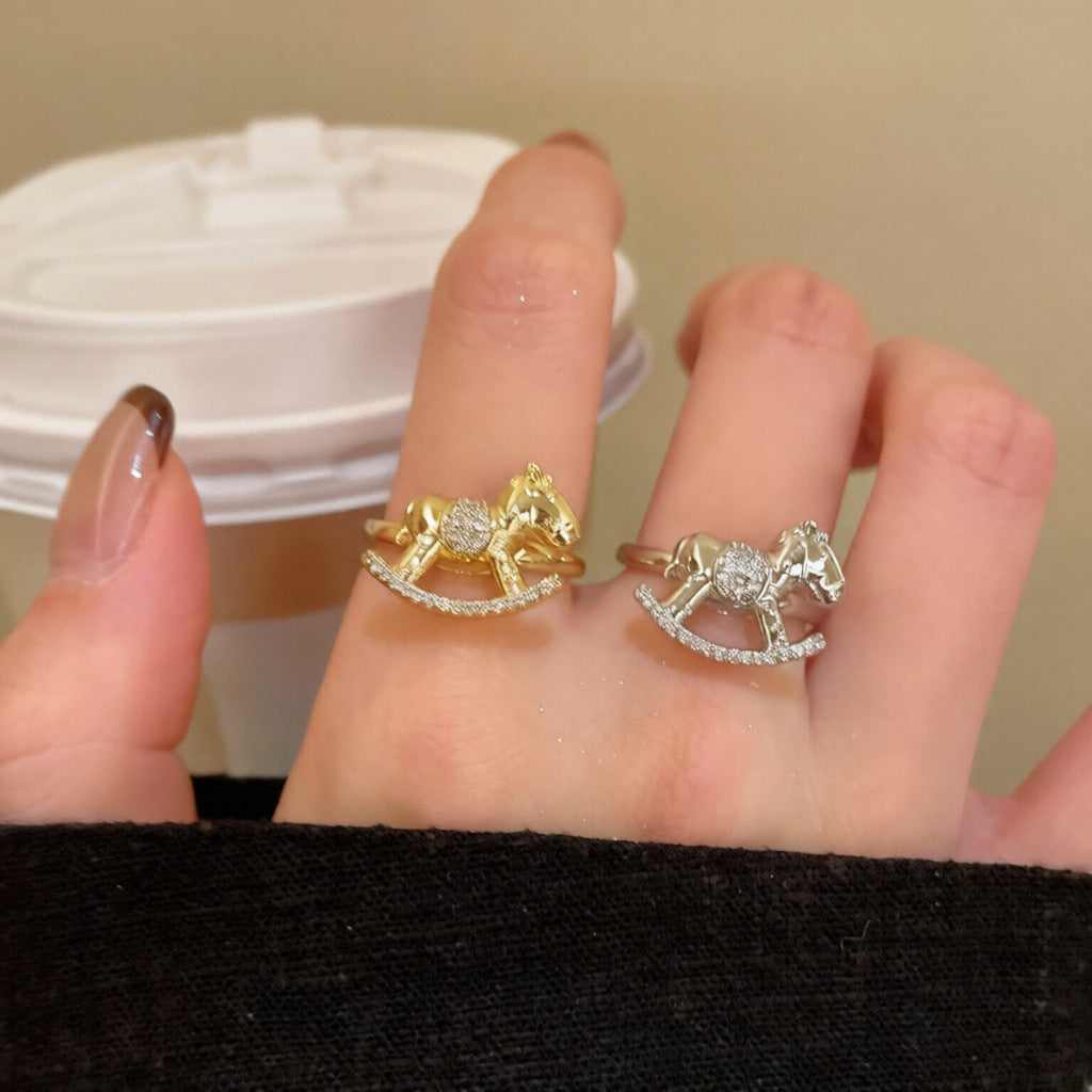 Luxury-Style Horse-Shaped Zirconia-Set Copper Ring for Women, Fashionable Index Finger Band with Zodiac Animal Design