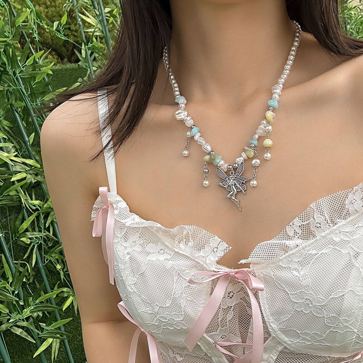 Collana con Ciondolo a Angelo Asimmetrico Bohemien Rustico con Intarsio in Pietra Irregolare e Dettaglio Nappa per Donna