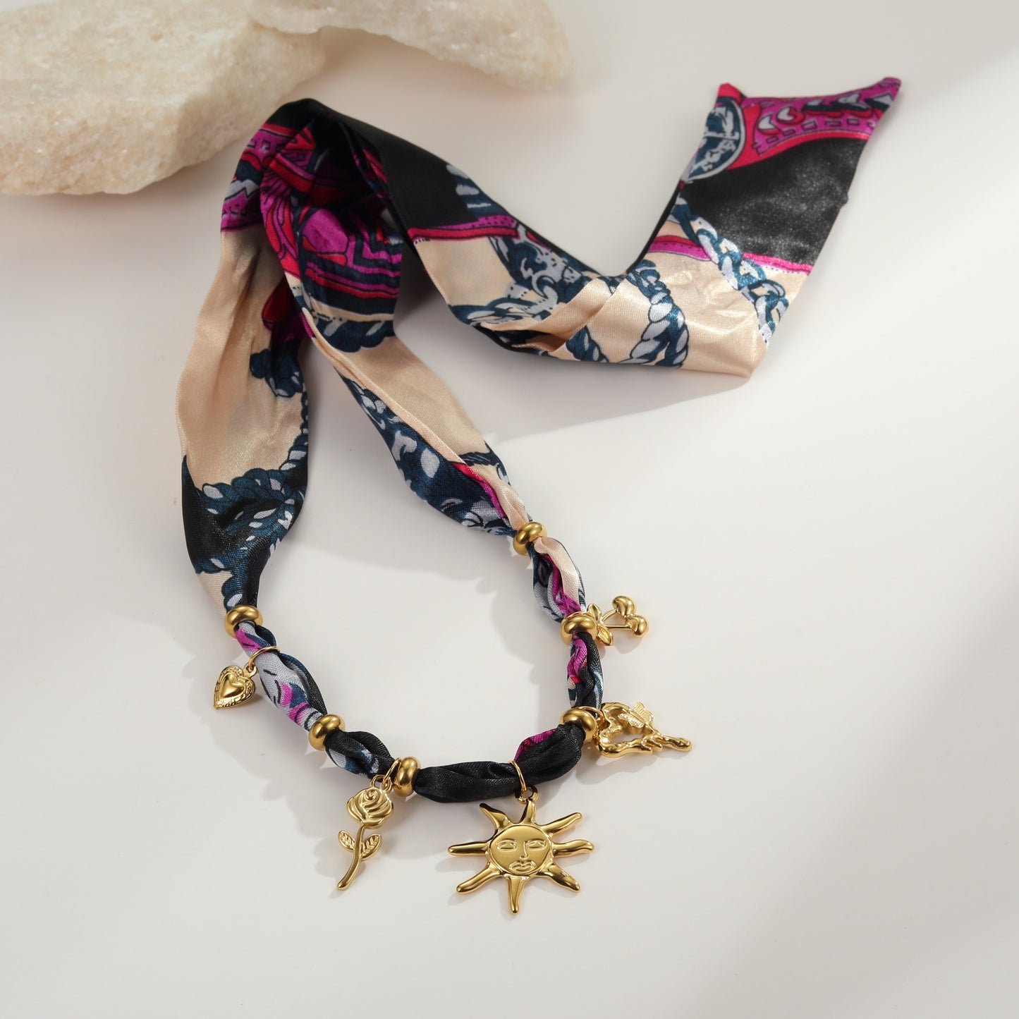 Collana da donna con pendente geometrico alla moda in acciaio inossidabile con finitura placcata