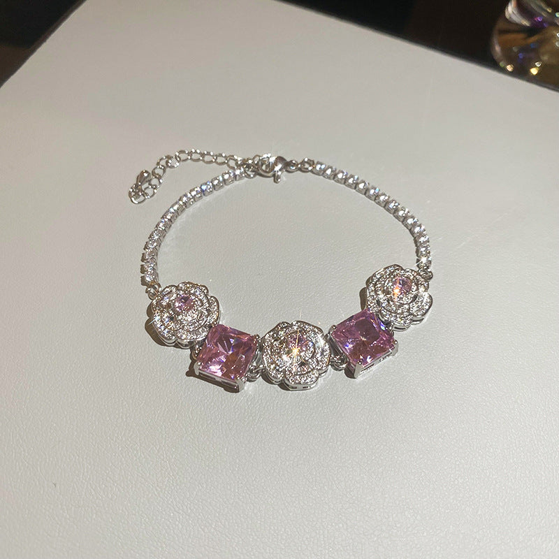Set di collana e bracciale da donna con ciondolo quadrato a fiore in zircone stile lusso, con catena in rame e intarsio di strass