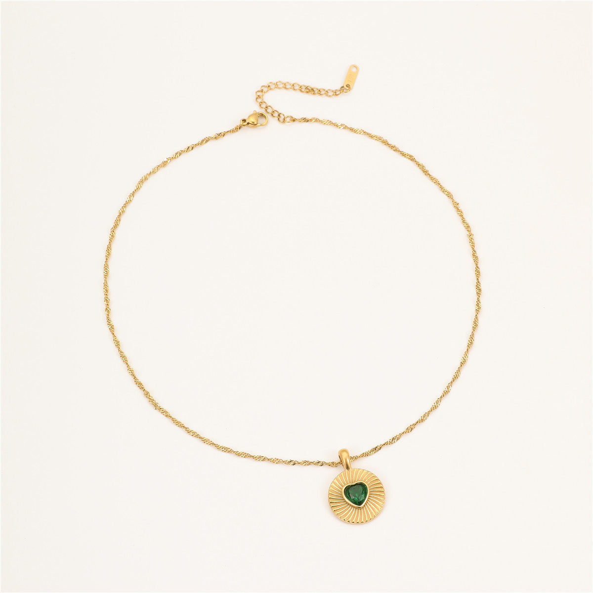 Collar con colgante de corazón de diamantes de imitación de acero inoxidable chapado en oro de 18 quilates para mujer