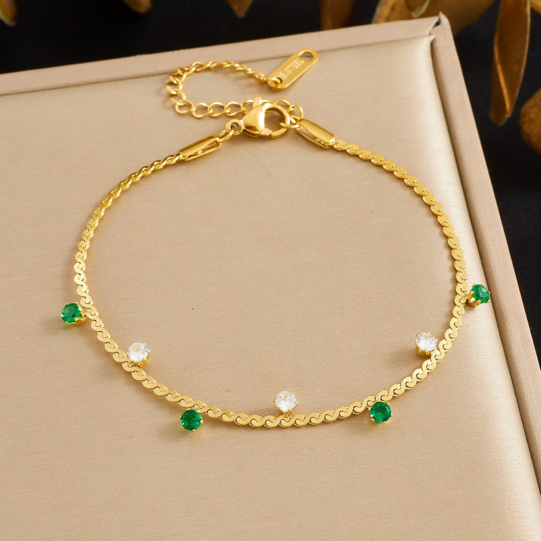 Gold Plated Stainless Steel Rope Chain Bracelet with Geometric Rhinestone Pendant